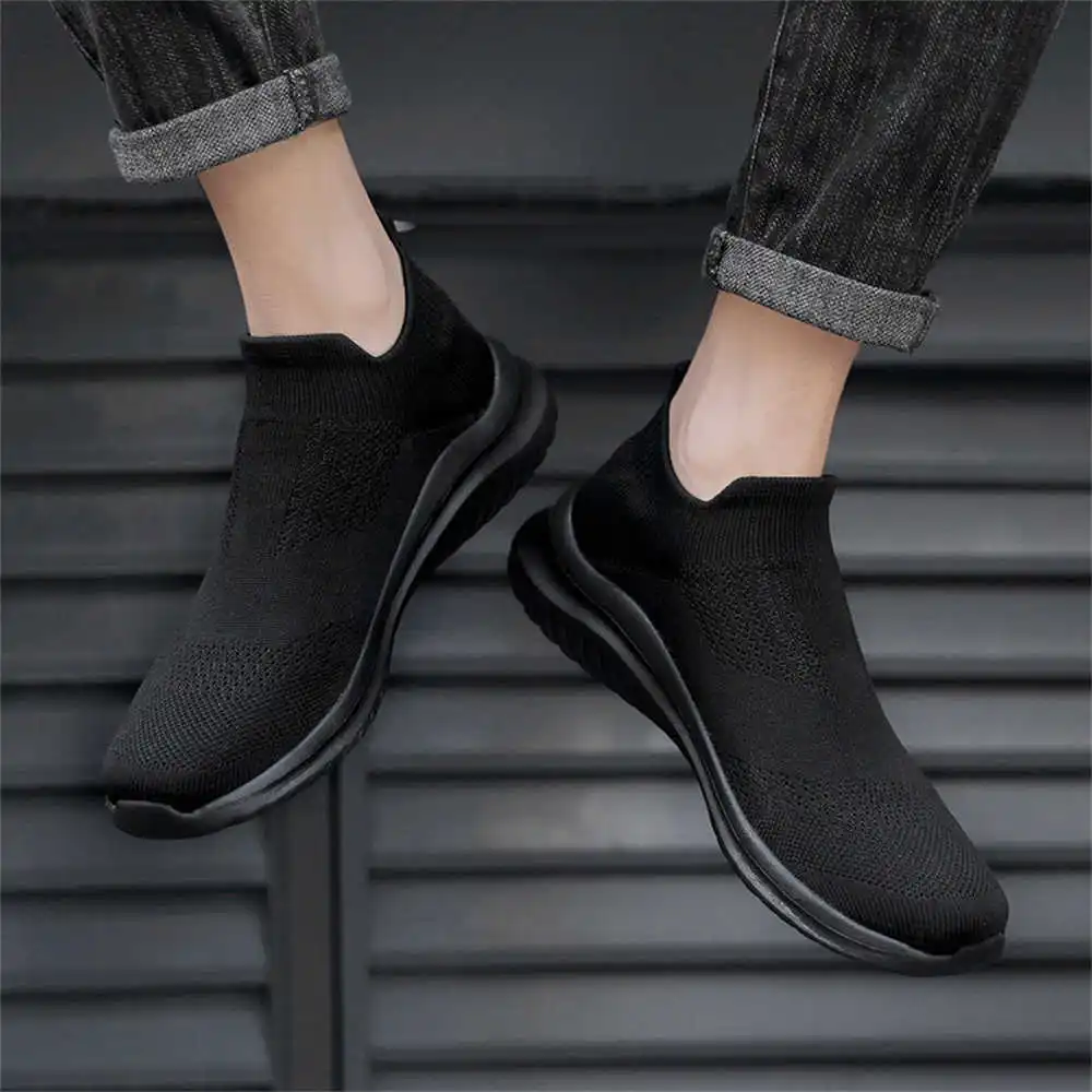 Tech Office Outfits Men - Sepatu olahraga pria, krem lembut baru