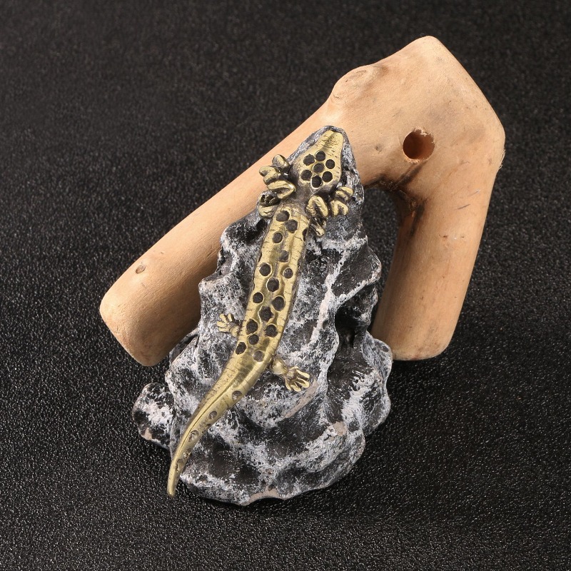 Office Desk Tech Accessories - 1 Buah Ornamen Salamander Kuningan Padat